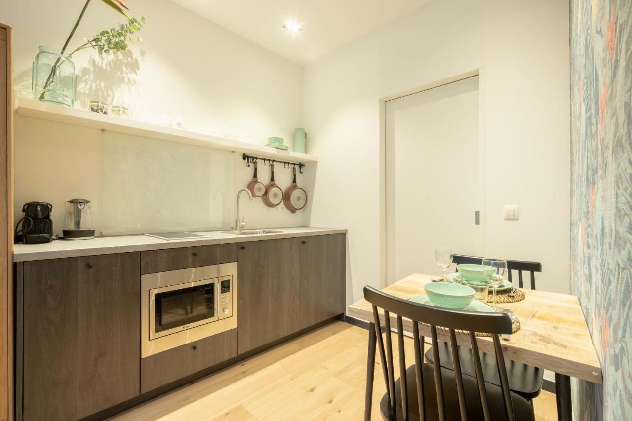 Shway - The Blue Parrot Appartement Antwerpen Buitenkant foto