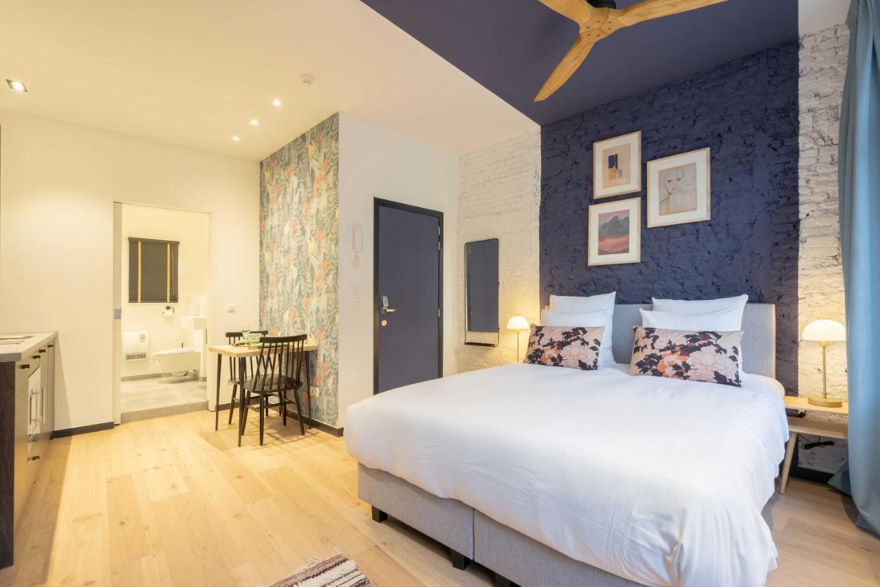 Shway - The Blue Parrot Appartement Antwerpen Buitenkant foto