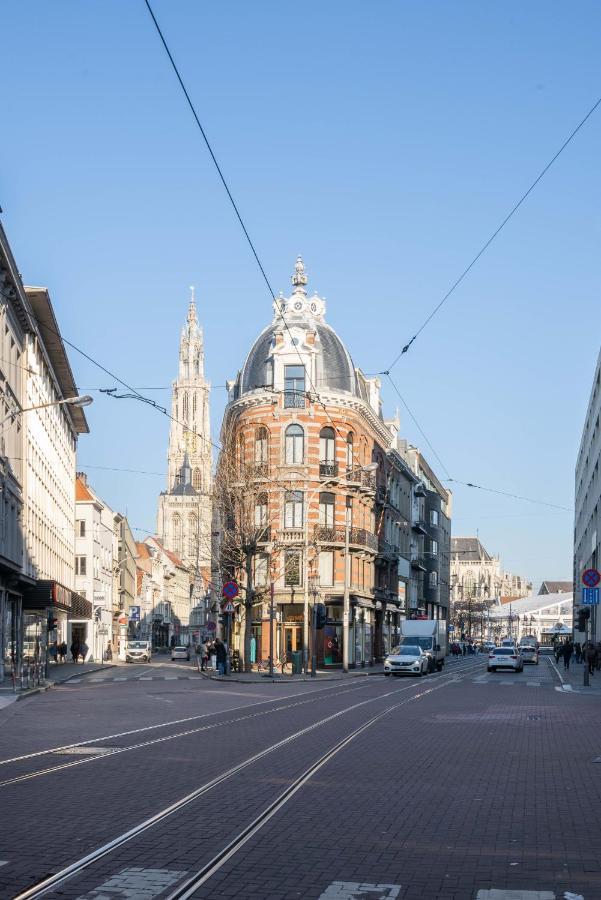 Shway - The Blue Parrot Appartement Antwerpen Buitenkant foto