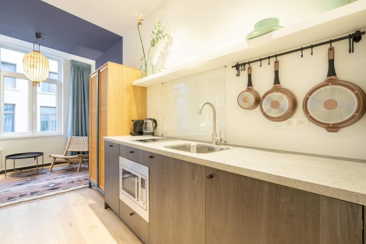 Shway - The Blue Parrot Appartement Antwerpen Buitenkant foto