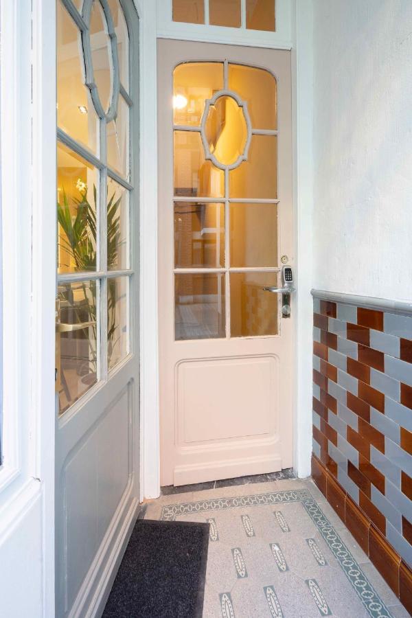 Shway - The Blue Parrot Appartement Antwerpen Buitenkant foto