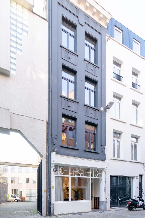 Shway - The Blue Parrot Appartement Antwerpen Buitenkant foto