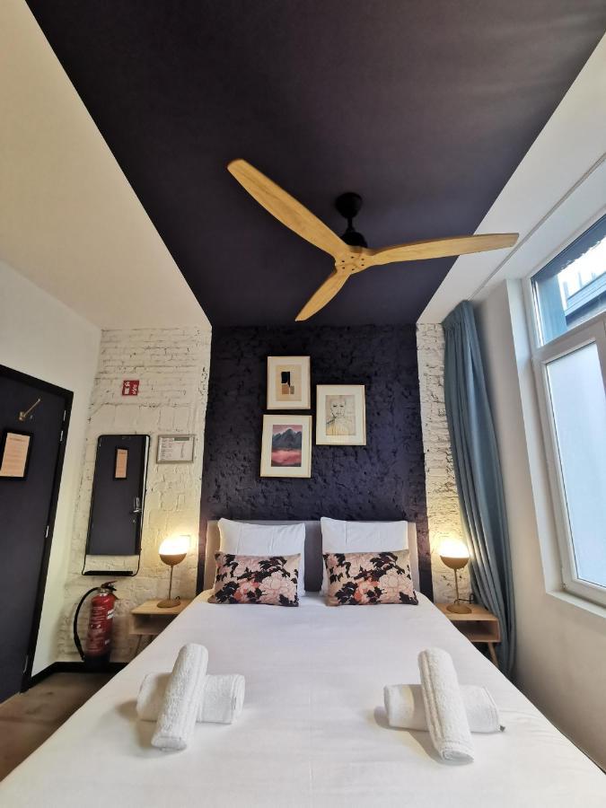 Shway - The Blue Parrot Appartement Antwerpen Buitenkant foto