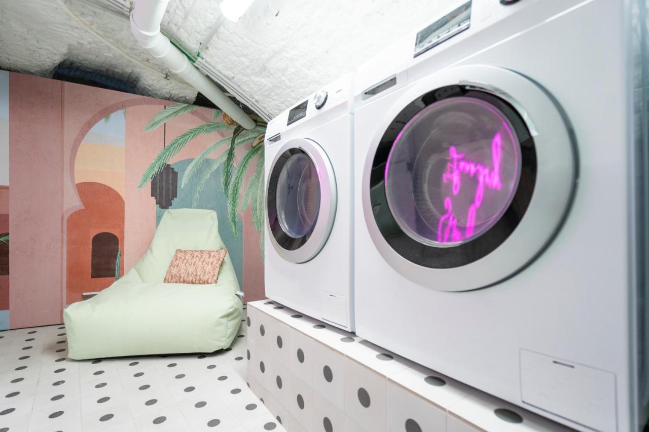 Shway - The Blue Parrot Appartement Antwerpen Buitenkant foto